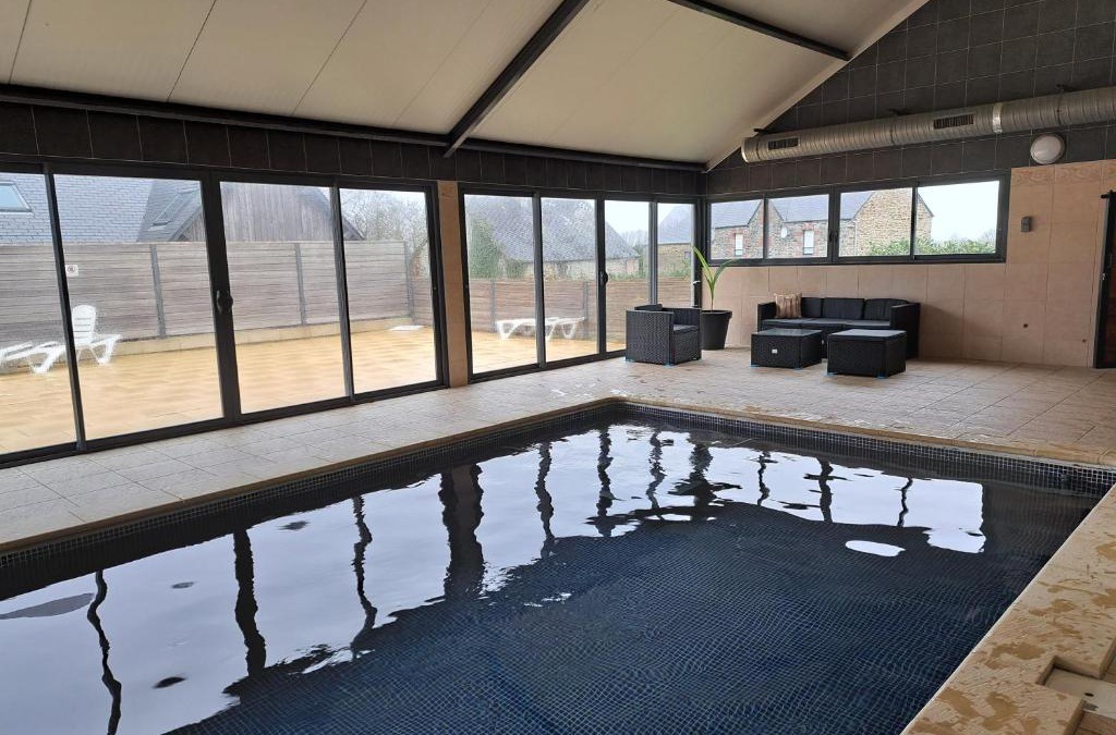Huisnes-sur-Mer House | La Chaumière avec piscine privée, à 5 minutes du Mont St-Michel