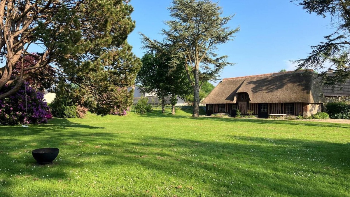Saint-Martin-aux-Buneaux House | La Chaumière des Bâtisses