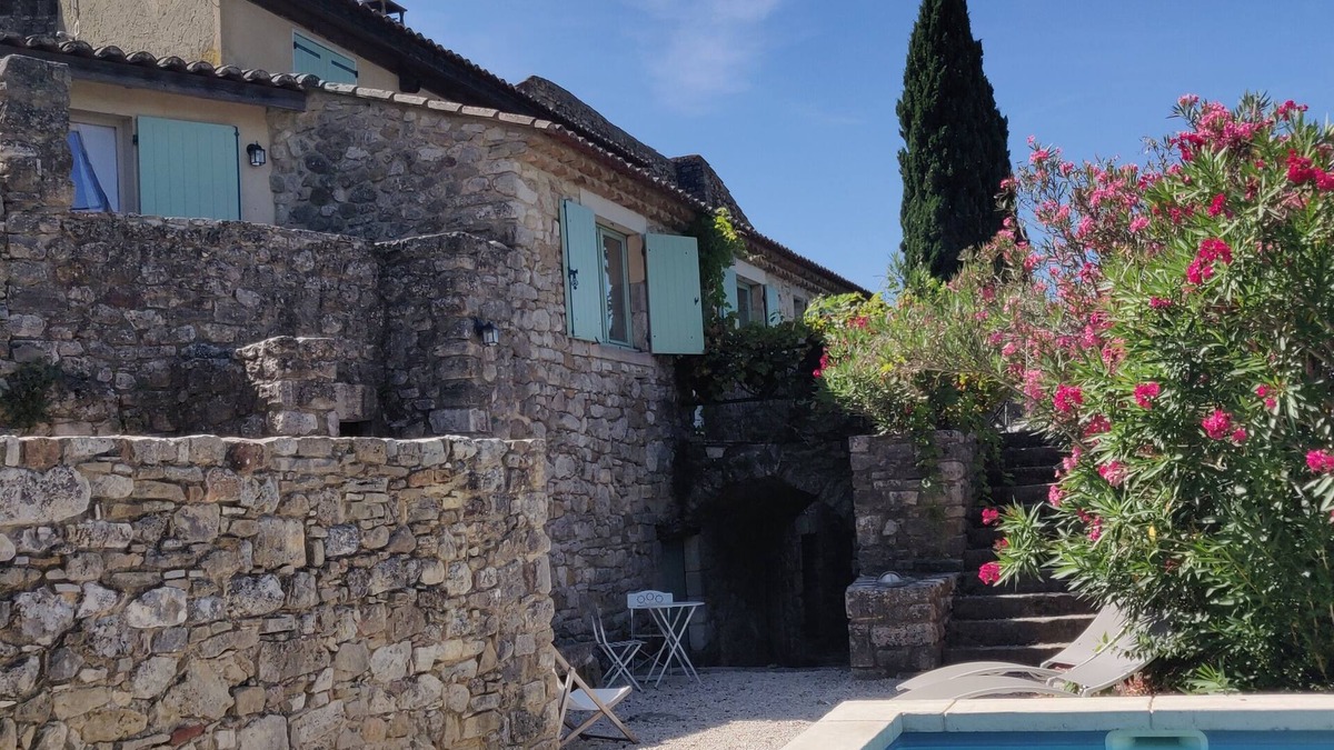 Cornillon House | La Closerie de la Cèze, vue Imprenable sur les Vignes et le Coucher de Soleil