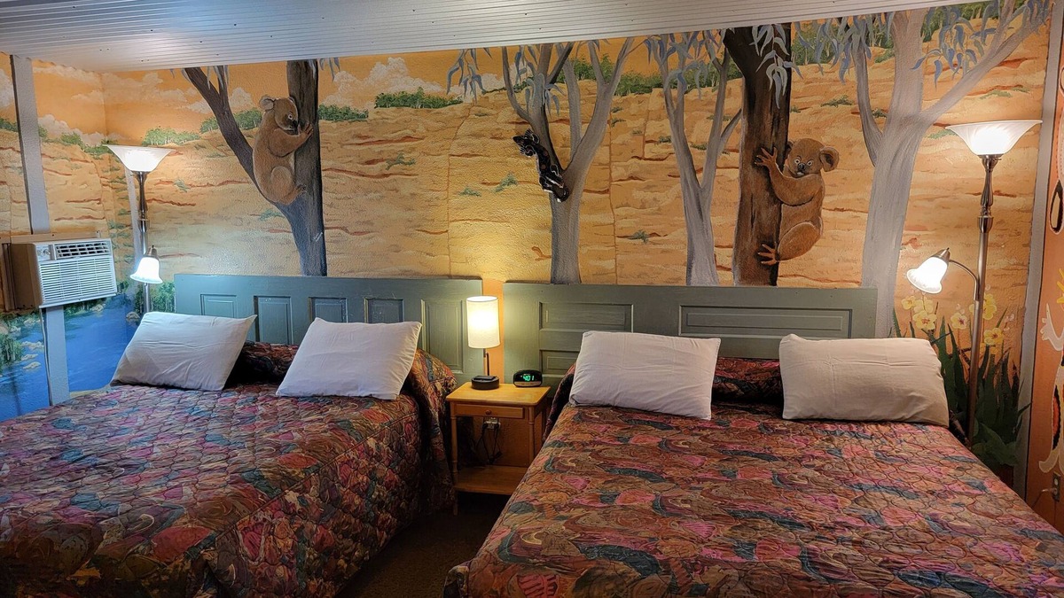 Odessa Hotel | La Collage Inn