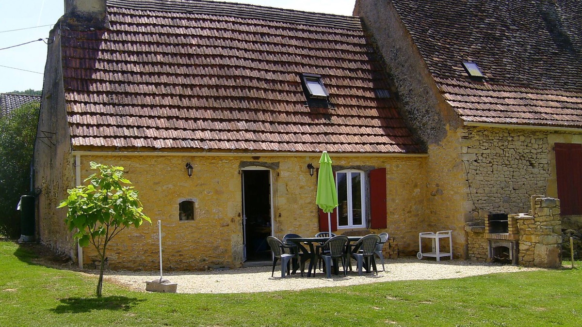 Siorac-en-Perigord Cottage | La Coquille en Périgord Noir - 4 bedroom gite with terrace and pool