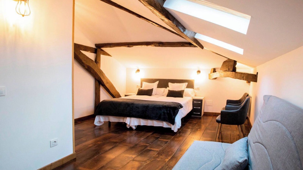 Debodes House | La Corrolada de Ana: Rural House for 10 PAX