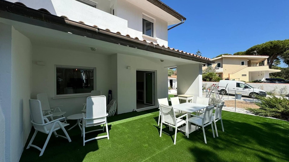 Cala Liberotto Apartment | "La Corte degli Ulivi" House with exclusive garden 2 minutes from the sea