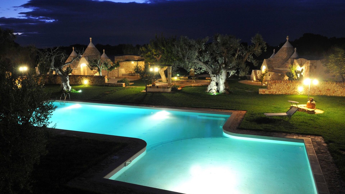 San Vito dei Normanni Villa | "LA CORTE DEI TRULLI" - VILLA SALVIA -