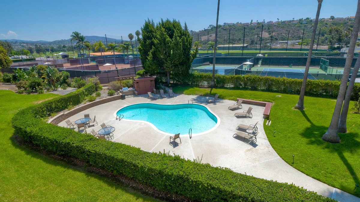 Aviara Condo | La Costa Condo | Pool, BBQ, Gated Parking