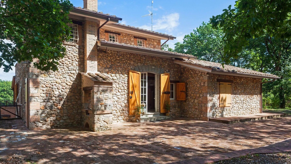 Simignano Villa | La Dimora di Teresa: fairytale house in the woods, ideal for families with children.