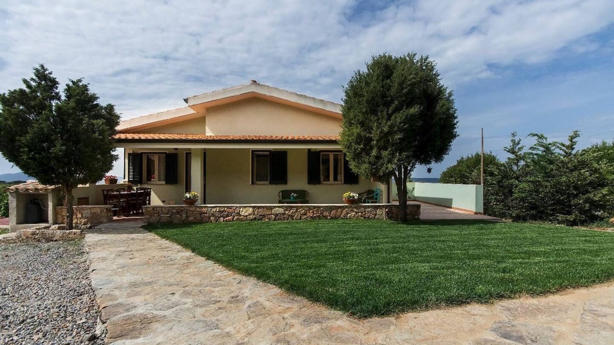 Sant'Anna Arresi House | La dimora mediterranea tra il verde e il blu, un'oasi di pace con vista sul mare