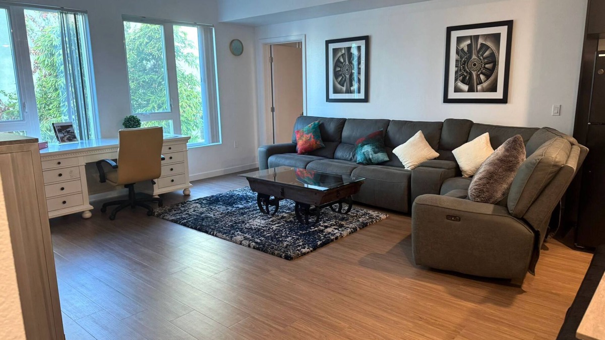 Little Tokyo Hotel | LA Escape: Stylish 2BR King Suite in Vibrant Little Tokyo