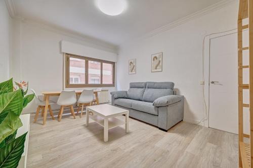 Logrono City Centre Apartment | La estación by Clabao