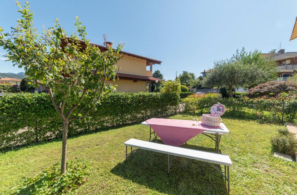 Feriolo Apartment | La Feriolina - Appartamento al lago con giardino privato