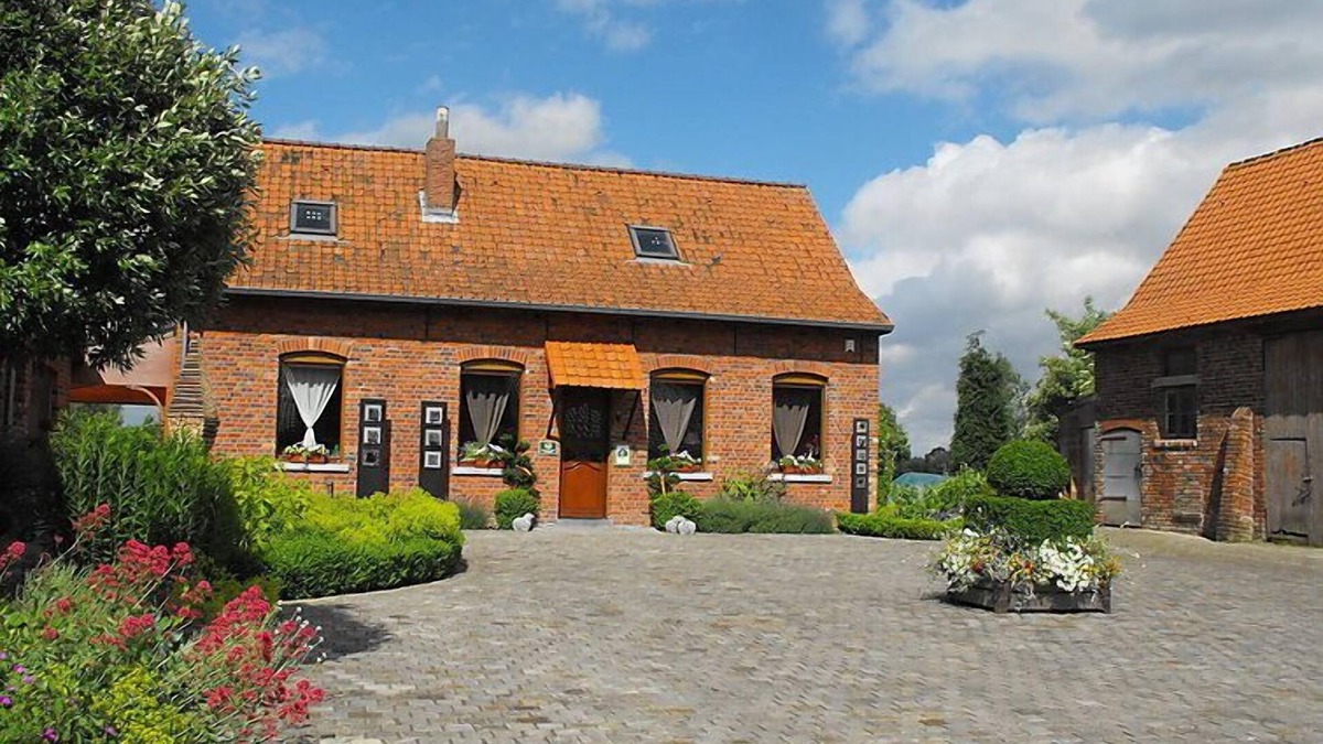 Le Bizet House | La Ferme de Gabrielle by Interhome