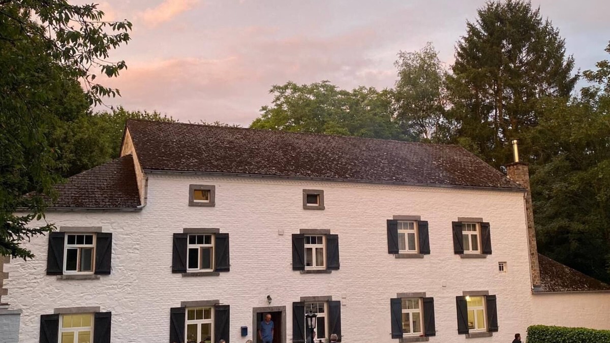 Hastiere-Lavaux House | La Ferme du Crupet 15 Personen. Rustig Gelegen Midden in de Bossen