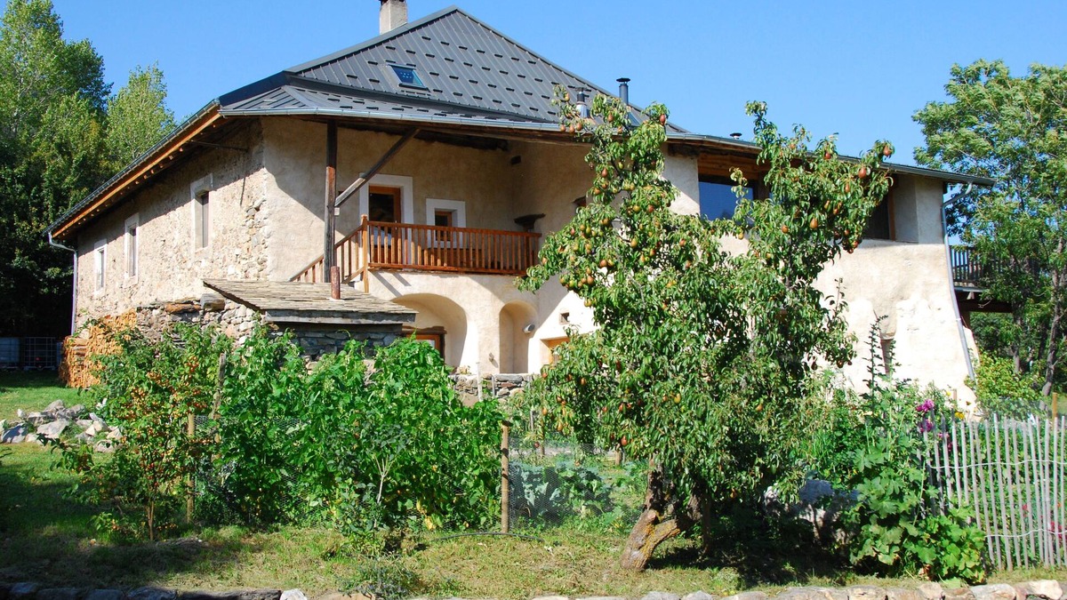 Chateauroux-les-Alpes Bed & Breakfast | La ferme de beauté ideal place to stay and wellness center