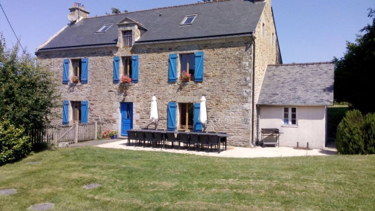 Languidic House | La Fermiere - Gite with covered pool in South Brittany