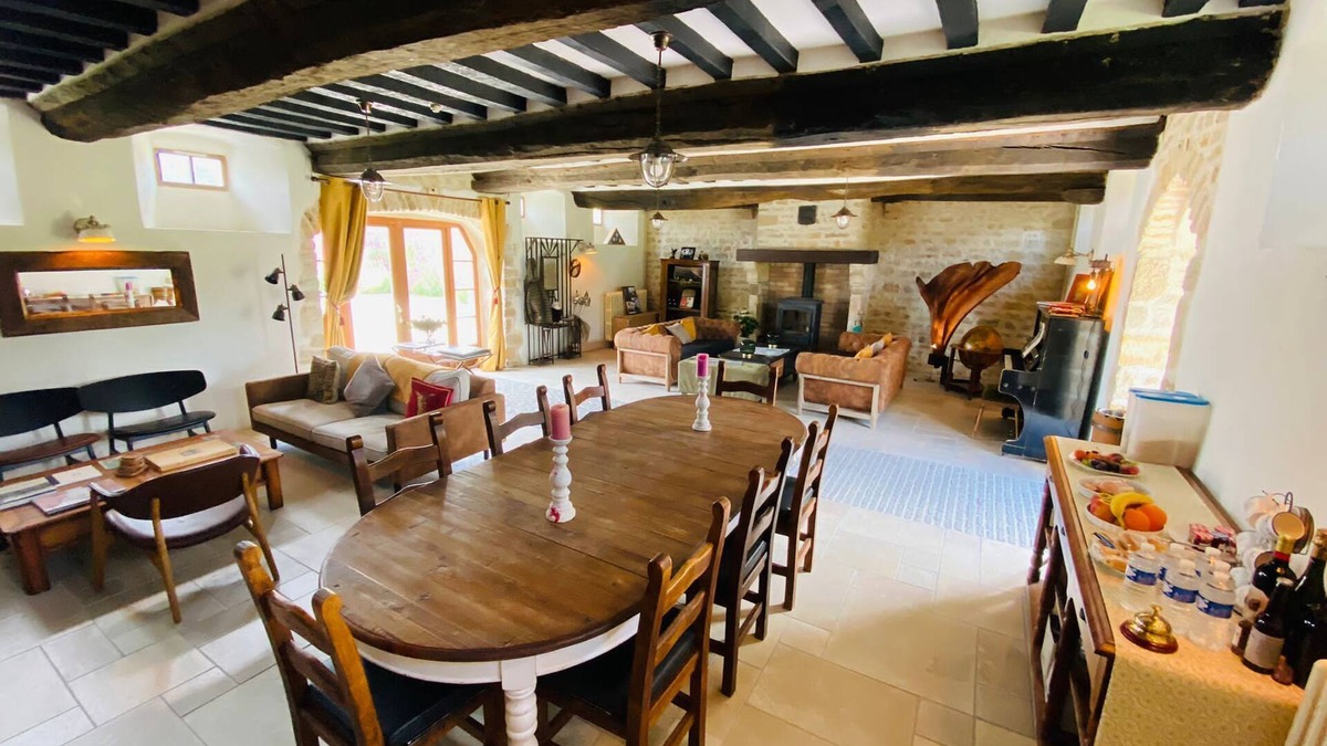 Sainte-Mere-Eglise Bed & Breakfast | La Fière Bridge entire Guest House w/Staff.