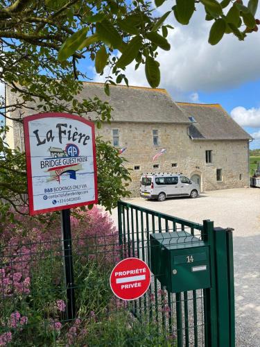 Baie du Cotentin Bed & Breakfast | La Fiere Bridge Guest House