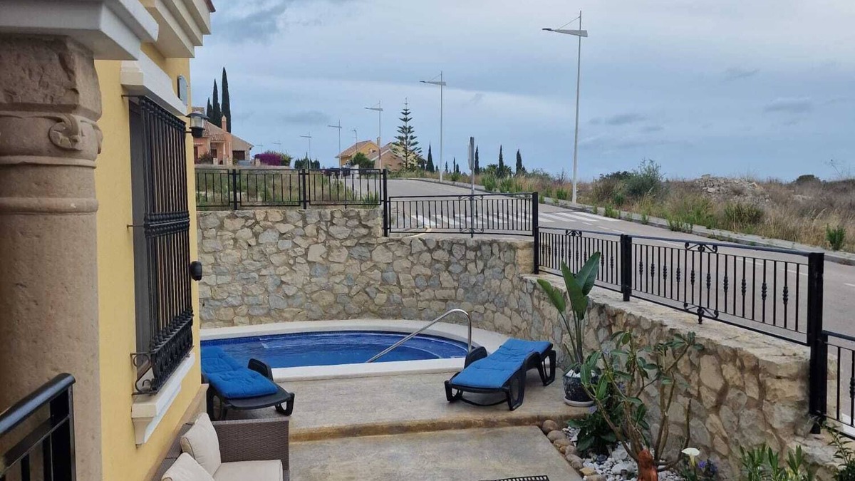 Algorfa Apartment | La Finca Golf Barbara Anns west facing garden views to club house, WiFi Aircon