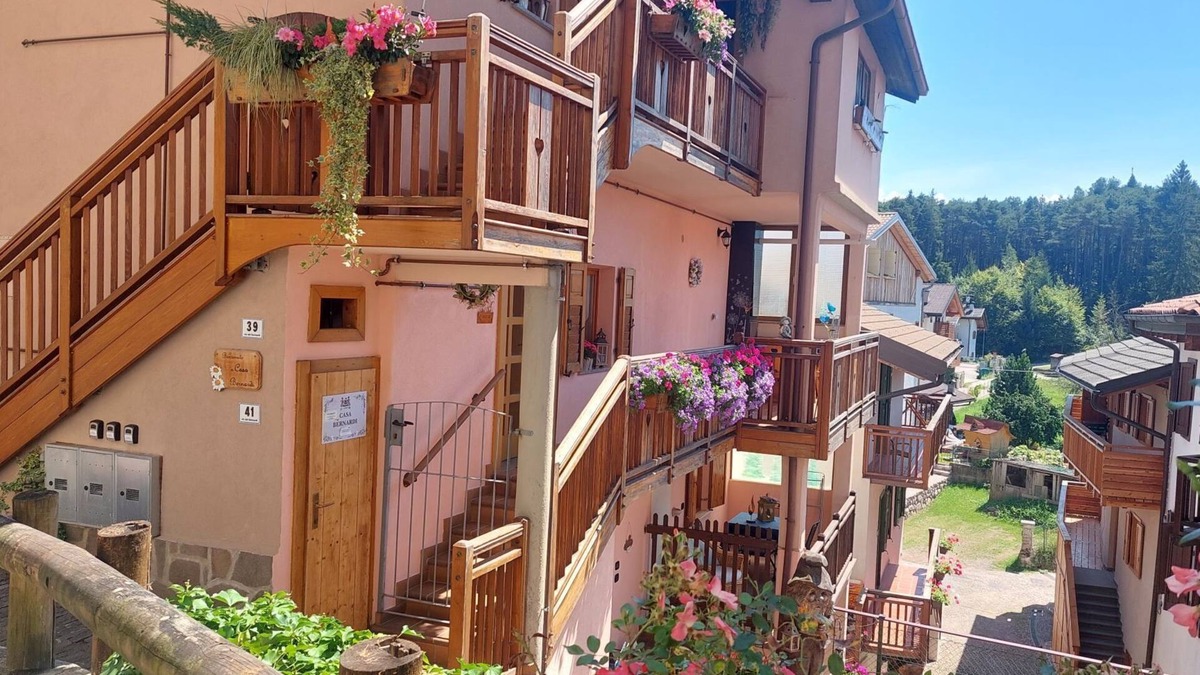 Baselga di Pine Apartment | LA FONTANA large and comfortable, with 3 bedrooms, terrace and Wi-Fi