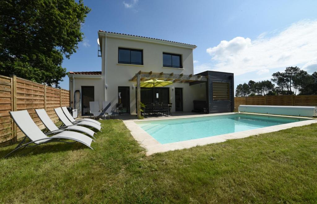 Saint-Augustin Villa | La Foret d'Armotte