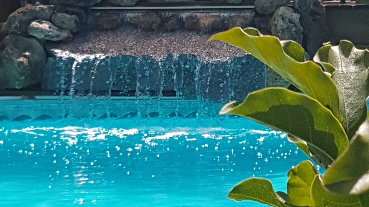 La Chapelle-devant-Bruyeres House | LA RUINE 4*, sleeps 12, with spa and pool.