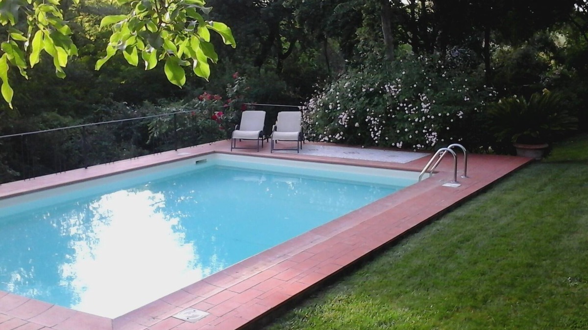Montespertoli House | La Giuncaia, a farmhouse in the hills of Chianti with a private garden and pool for you