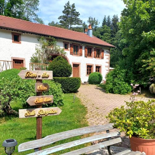 La Chapelle-devant-Bruyeres House | La Grande Ferme