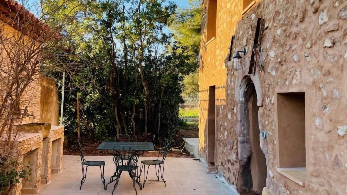 Cuers House | La Grange du Vendangeur, in the heart of organic vineyards.