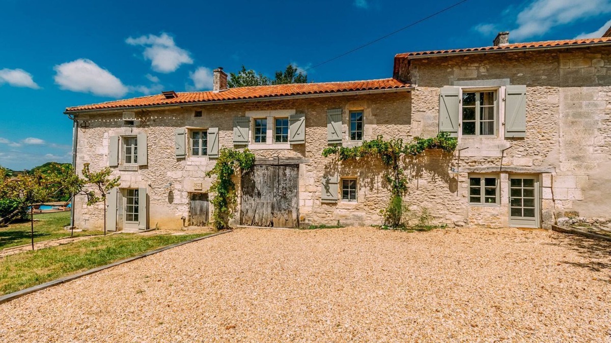 Cercles Villa | La Grange Blanche - Six Bedroom Villa, Sleeps 12