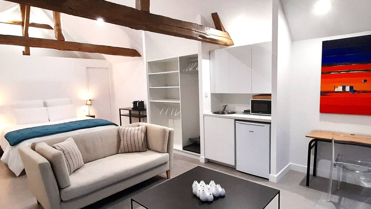 Saint-Sauveur-de-Flee House | La Grange - Guest house in Anjou Bleu