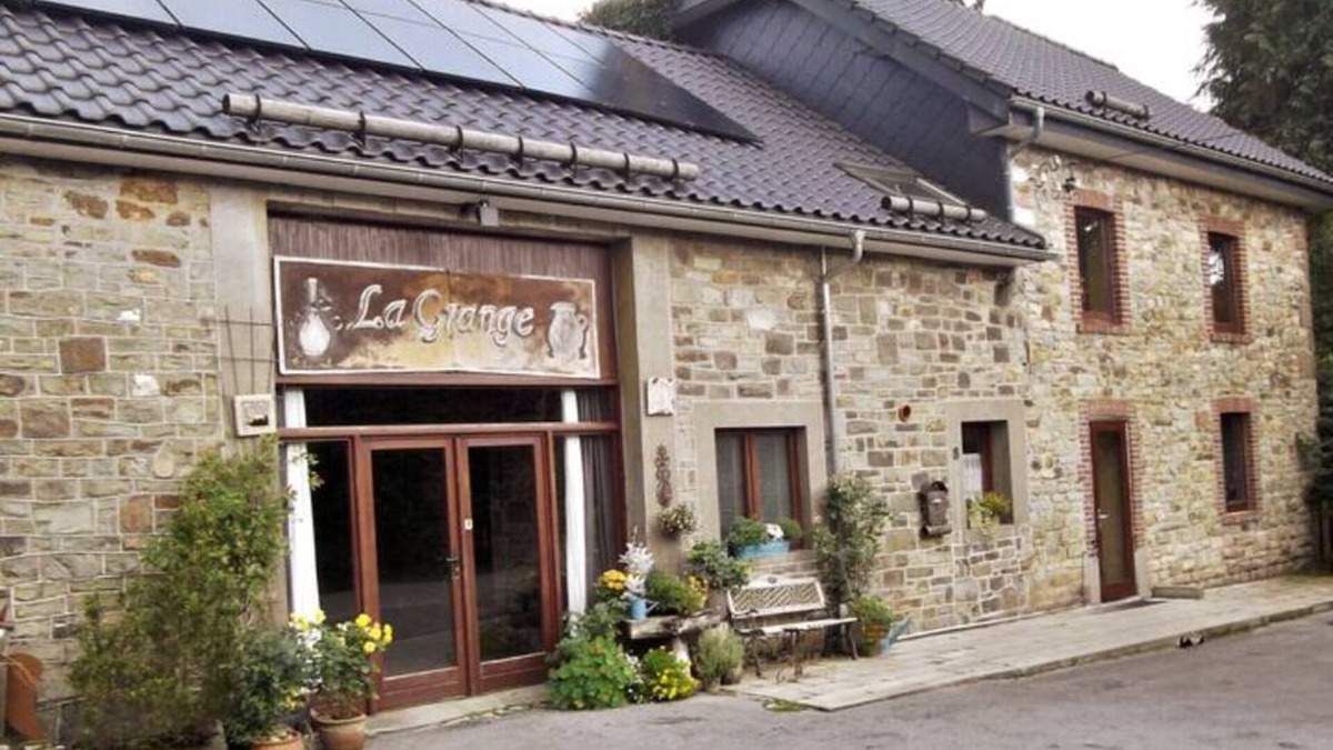 Sourbrodt House | La Grange- Historic flair and modern comfort in the midst of nature