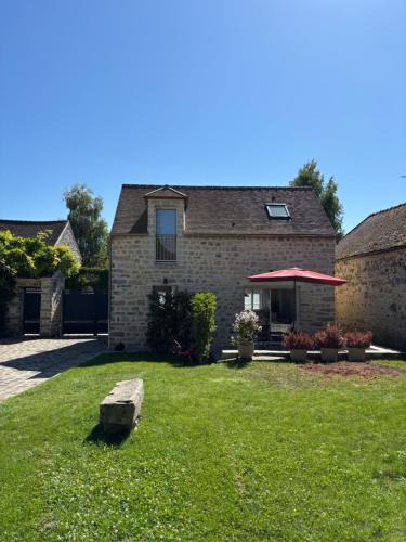 Arbonne-la-Foret House | La Grangerie - Maison en pierre centre village