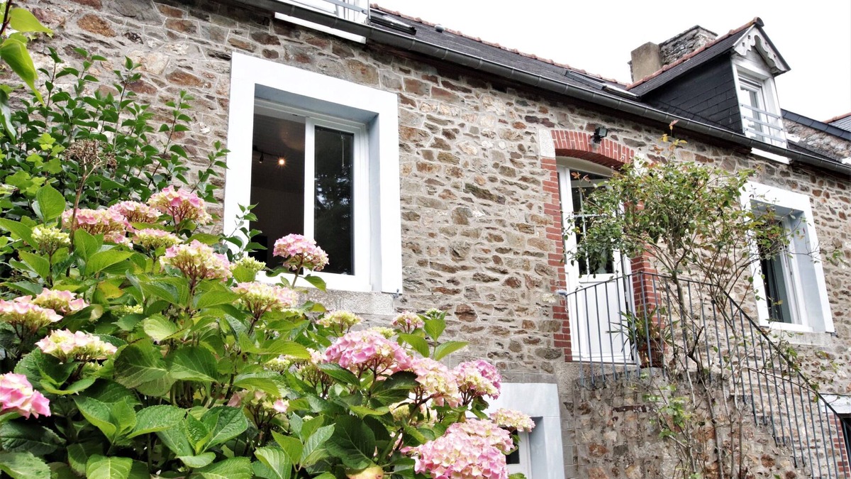 Plouer-sur-Rance House | La Guest House: Breton house near the banks of the Rance, St Malo, Dinard
