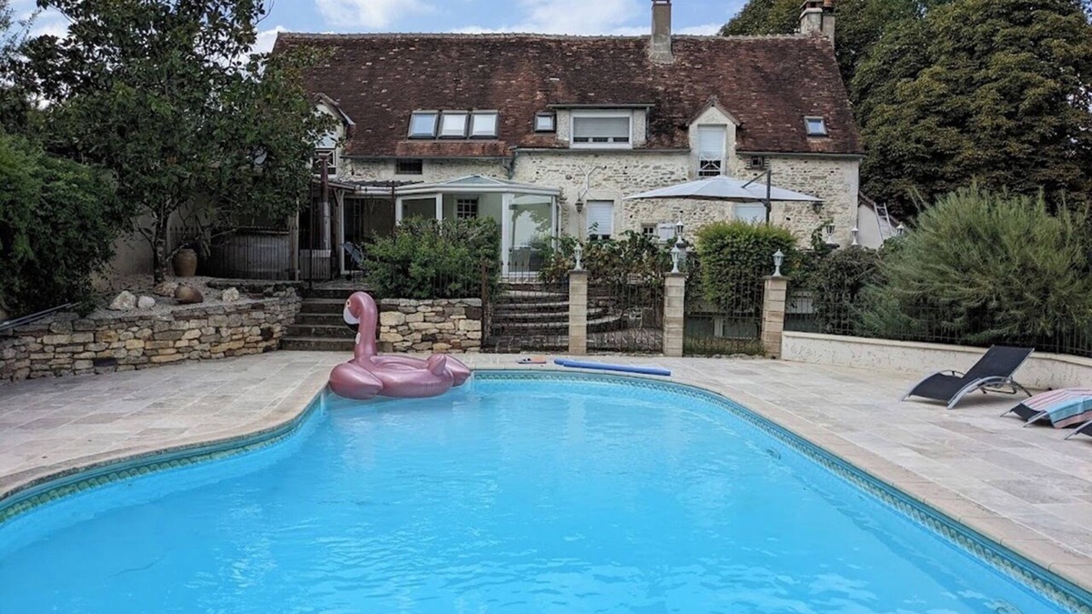 Lainsecq Villa | LA GUIRTELLE 12/14 PERS HEATED PRIVATE POOL
