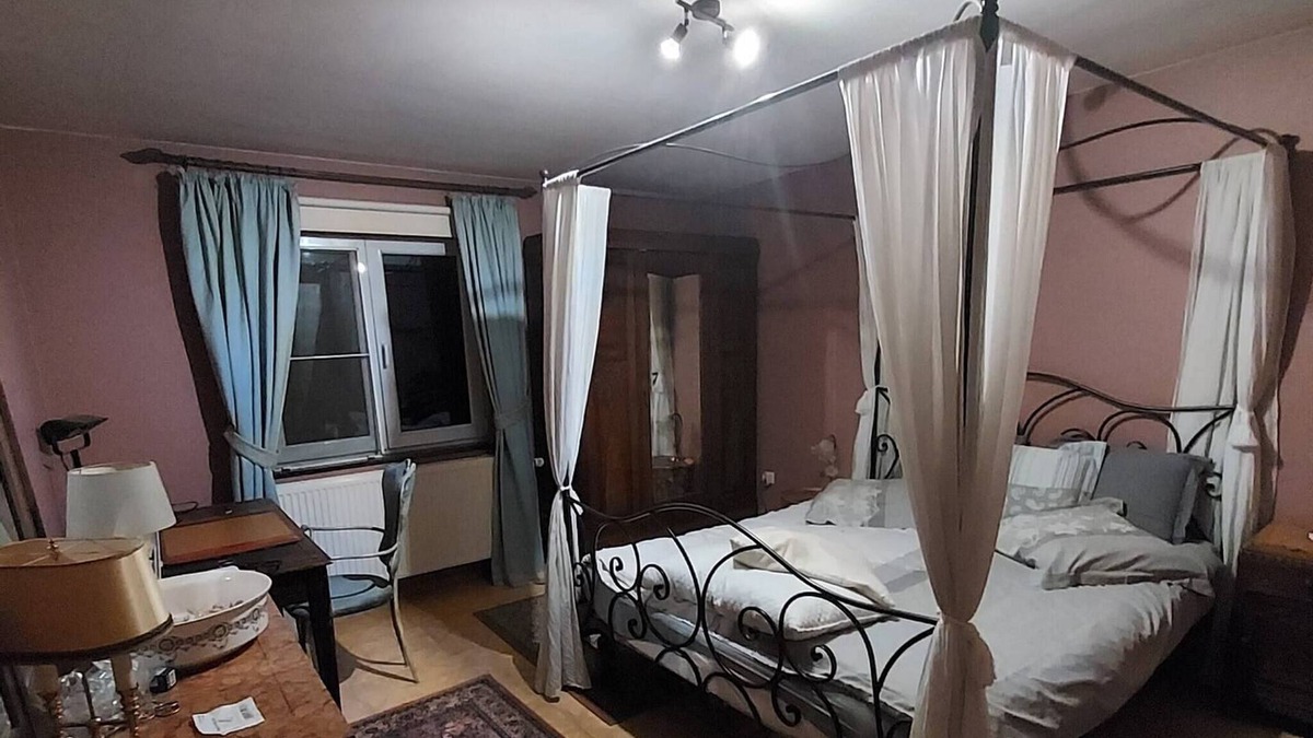 Crisnee House | "la Halte Des Anges" 3 Bedrooms 6 People