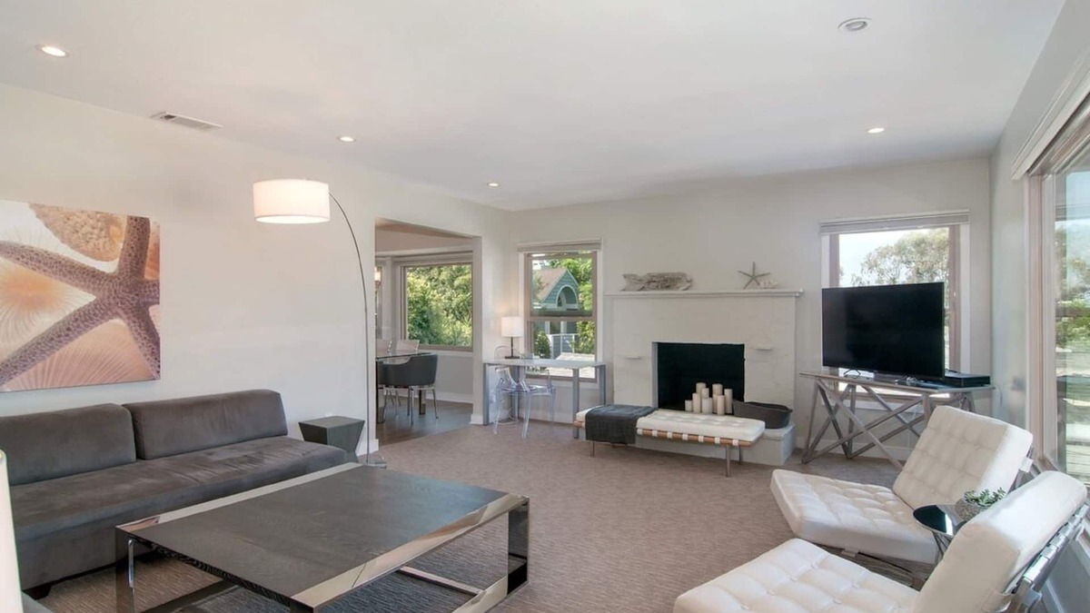 Beach Barber Tract Condo | La Jolla Beach and Village - Contemporary and Bright w/Partial Ocean View
