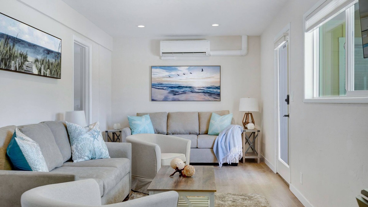 La Jolla Shores Apartment | La Jolla Shores Beach Bungalow. Steps to the Beach, Shopping, Restaurants & more