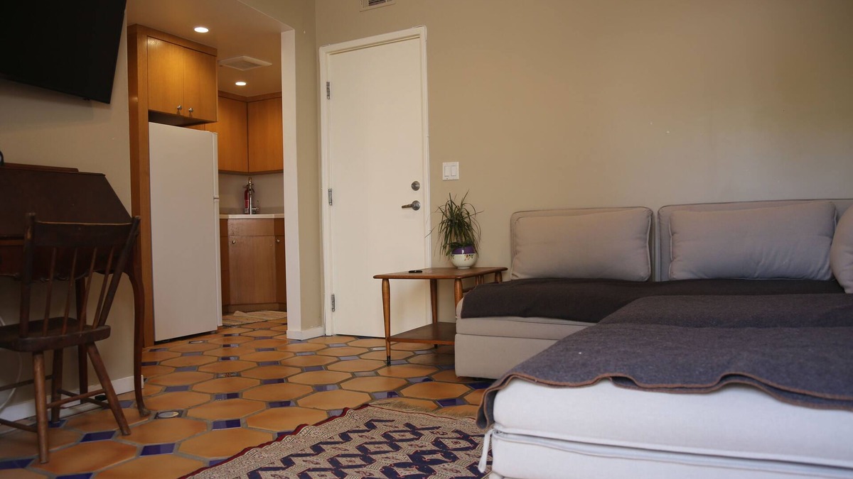 Beach Barber Tract Apartment | La Jolla-WindanSea-Beach Barber Track Studio