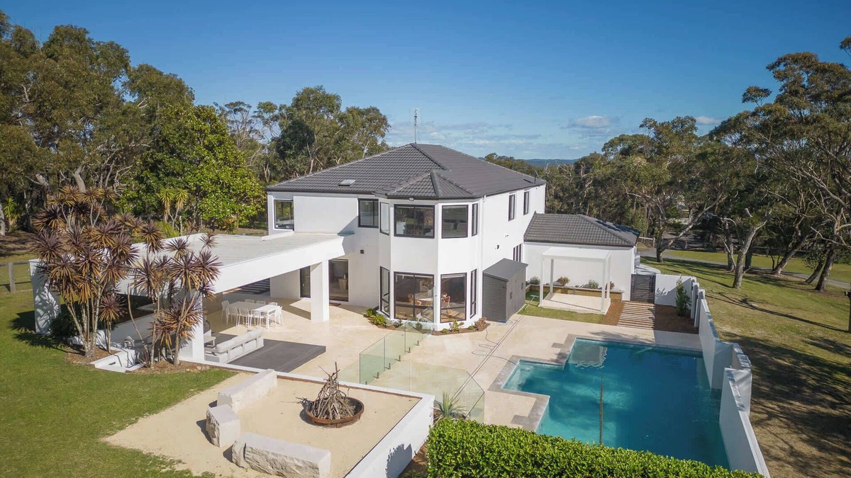 Kariong House | La La Land by Coast Hosting