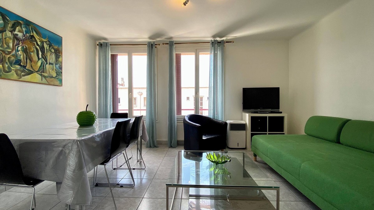 Yves Farge - Le Fleuve Apartment | LA LOGE - 3 bedroom apartment Lyon 7, with carpark
