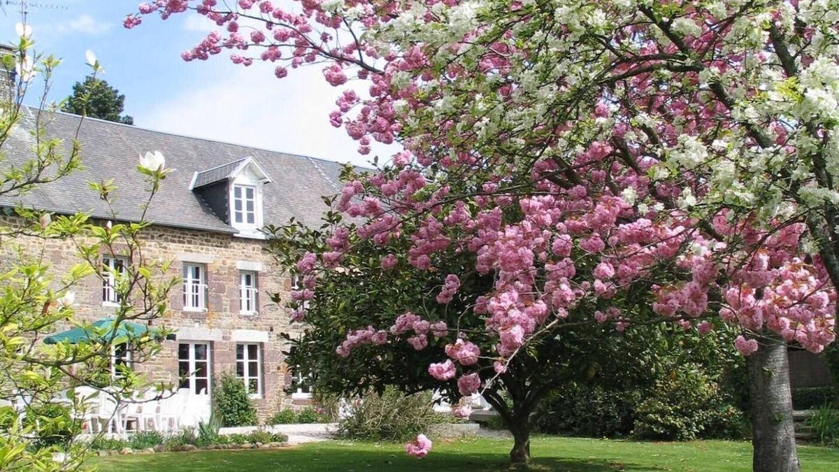 Hambye Cottage | La Longère 1750 30pers Hambye, piscine grand jardin