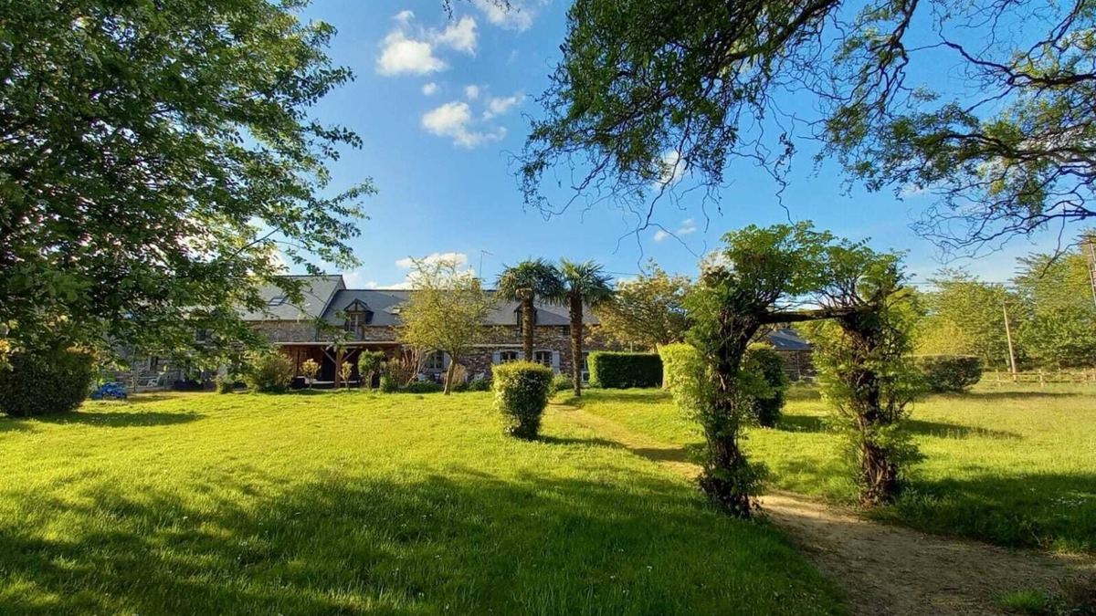 Paimpont House | La Lórien de Brocéliande, a large house on the edge of the forest (15 people)