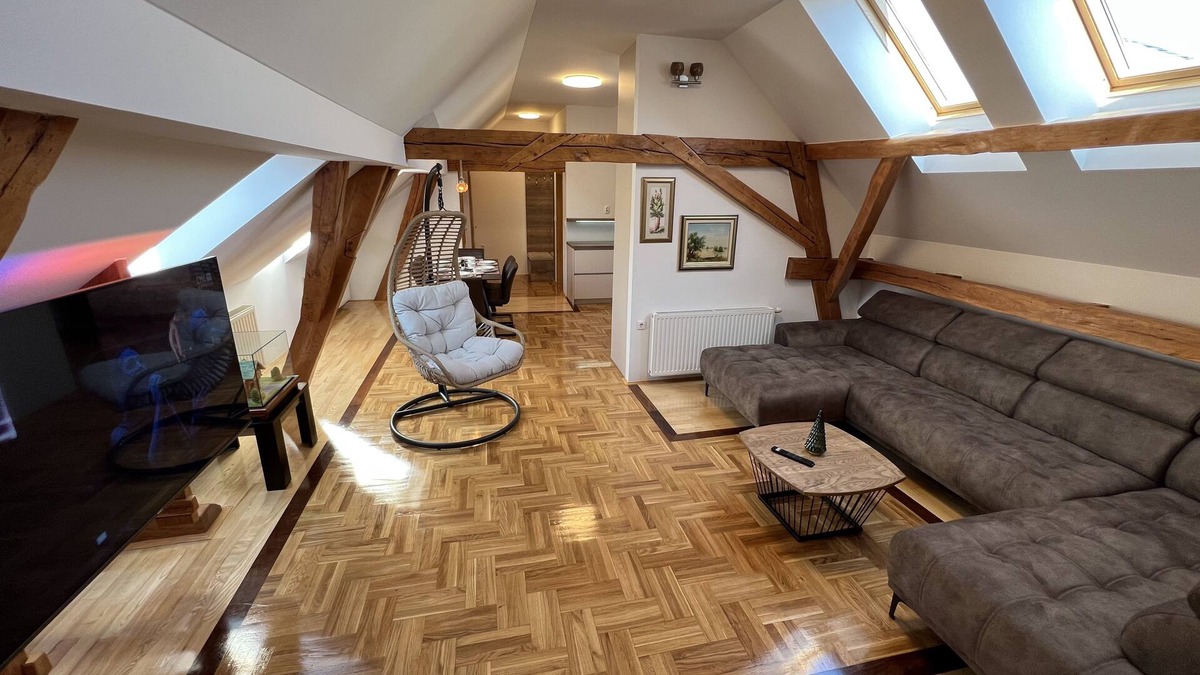 Nasice Apartment | La Luna ⭐ Rustic Deluxe Apartment with free Jacuzzi and Bikes