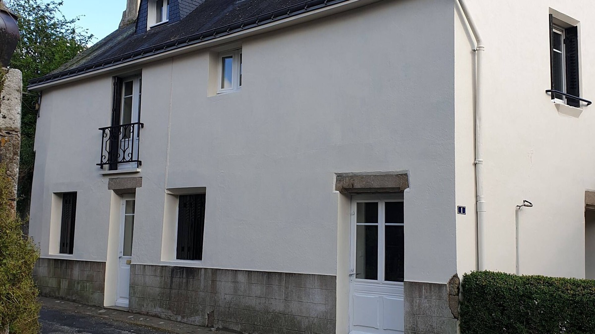 Guemene-sur-Scorff House | La Maison Crème is a stunning town house, in the heart of Guemene Sur Scorff.