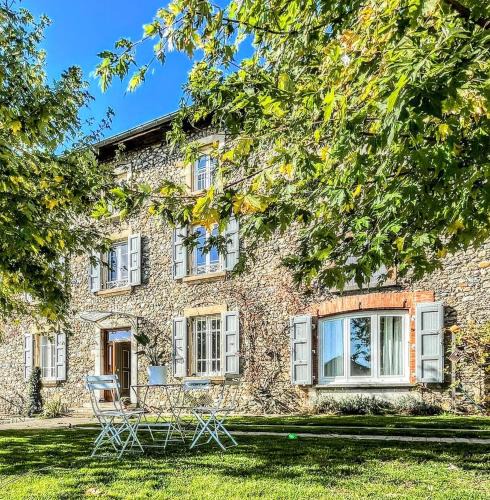 Saint-Blaise-du-Buis Bed & Breakfast | La Maison d'Arlette - Maison d'Hôte et Gite au coeur de l'Isère à 10 mn de Voiron, capitale de la Chartreuse, et du Lac de Paladru