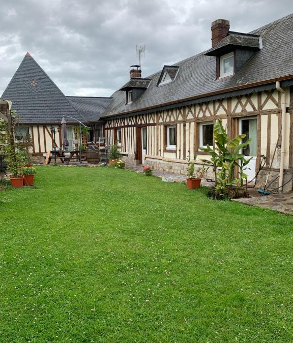 Neville House | LA MAISON DE FAMILLE