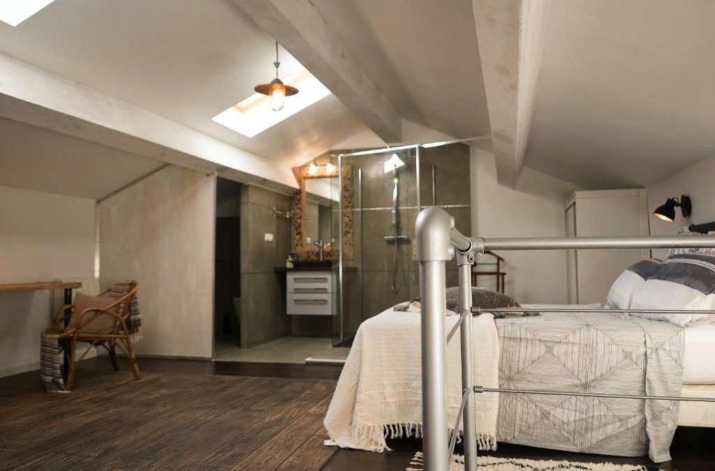 Les Moulins House | La Maison Des Artistes