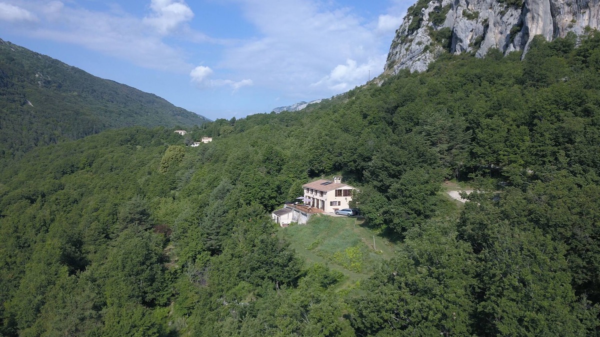 Greolieres House | LA MAISON DU LOUP - secluded in the heart of the Valley of the Wolf