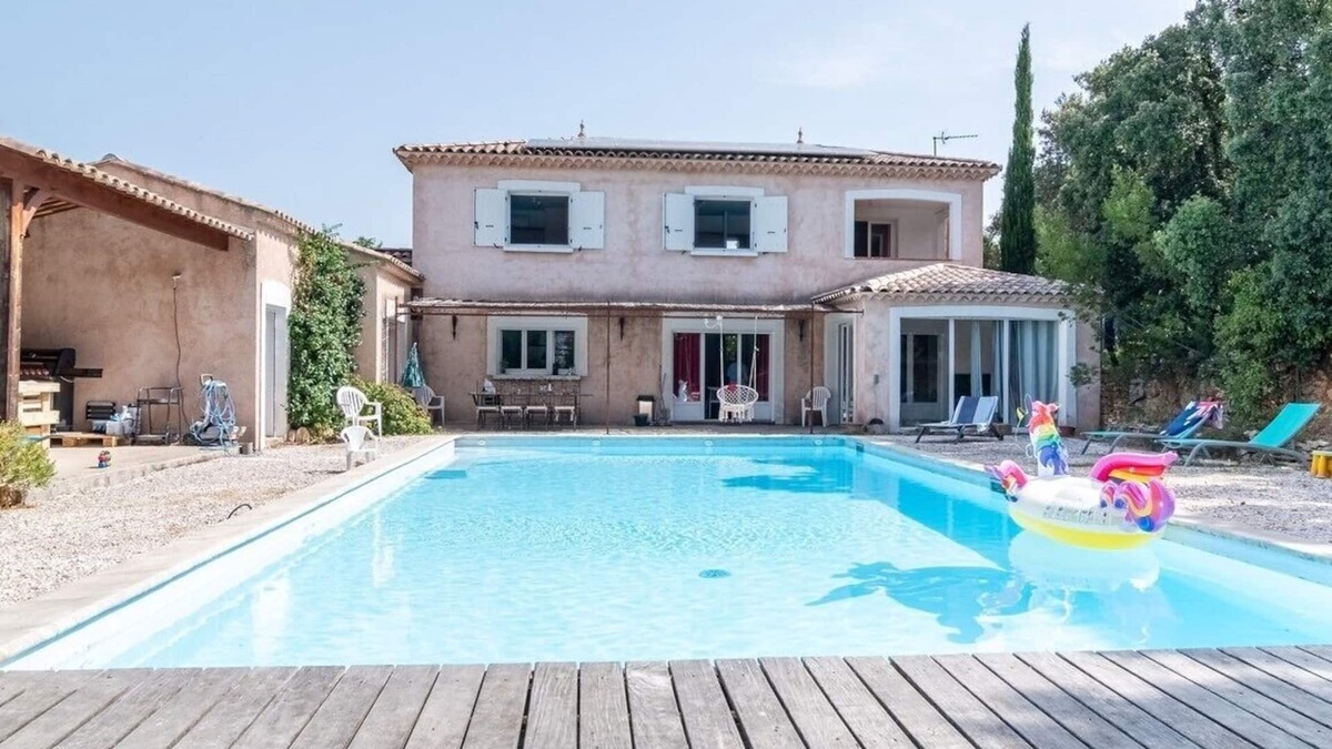 Besse-sur-Issole House | La Maison Noz, bastide with swimming pool, ideal for friends and families
