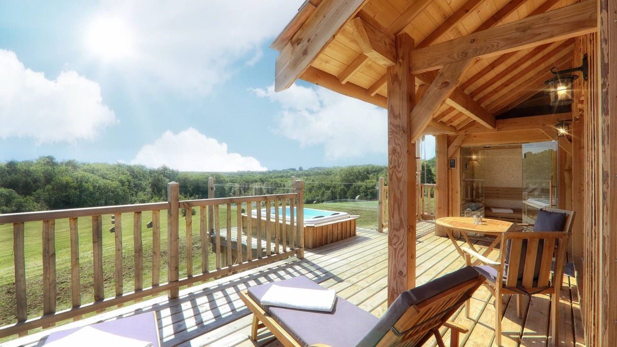 Saint-Martin-des-Combes House | La Mandrélie - La Cabane Du Grand Chêne
