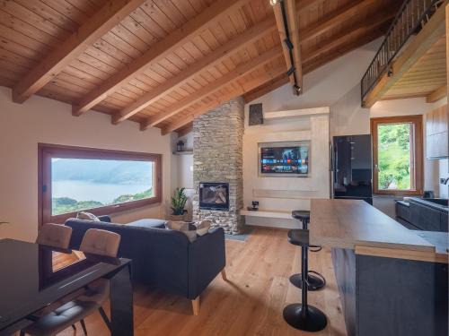 Vestreno Apartment | LA MANSARDA Como Lake